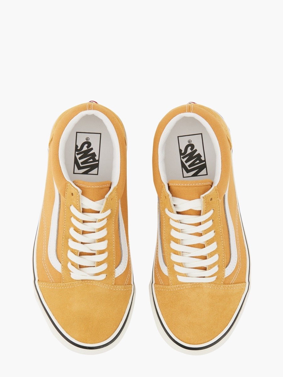 nanito_source_url:https://nokinstyle.com/2359606/old-skool-sneaker.jpg