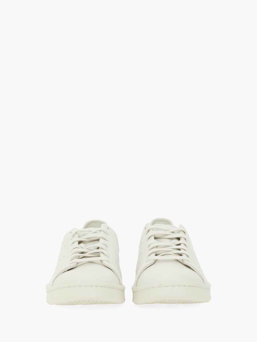 nanito_source_url:https://nokinstyle.com/2370201/stan-smith-sneaker.jpg
