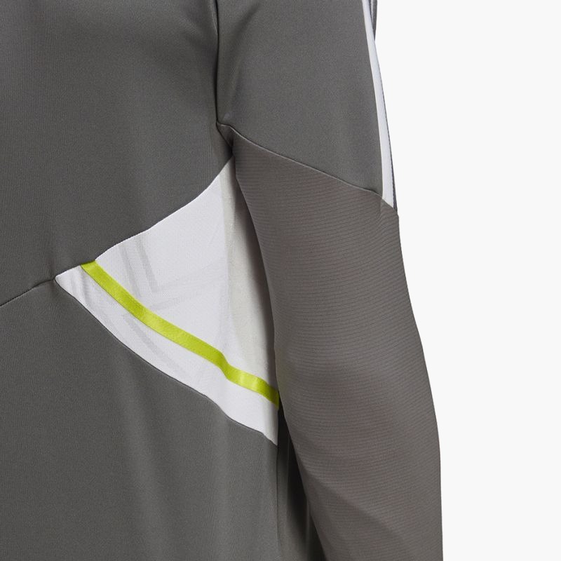 nanito_source_url:https://b2bsportswholesale.net/public/storage/productimages/f3/16/66/2b/884154/image/xlarge_clean.jpg
