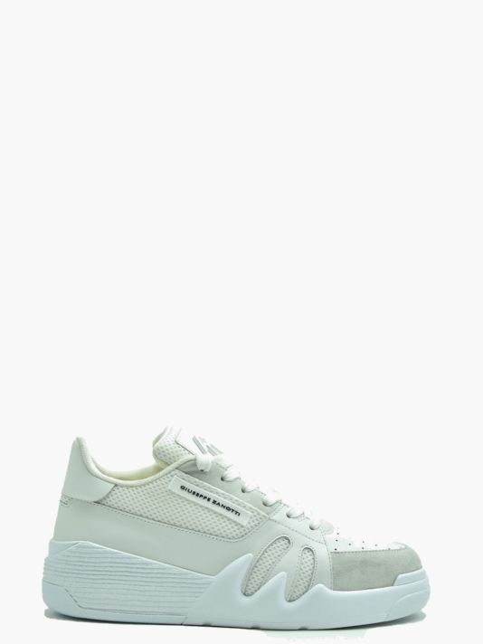 Giuseppe Zanotti meeste tossud