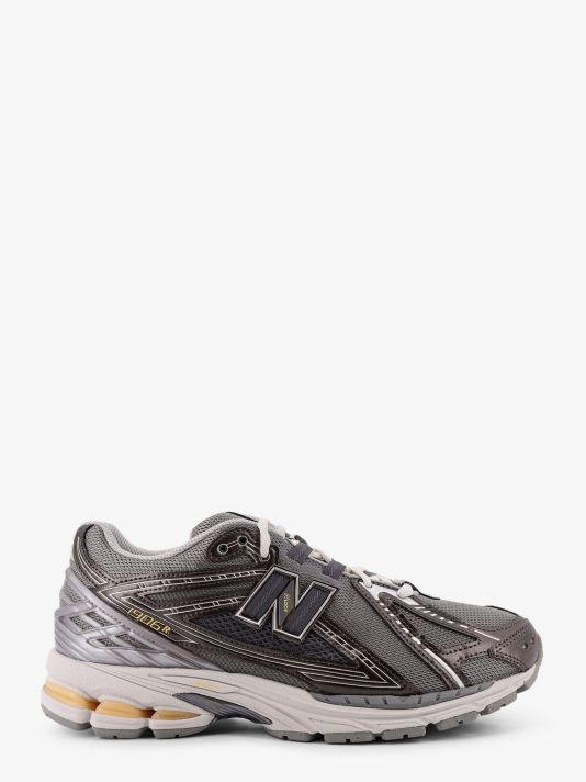 19064 mesh sneakers with logo on the side