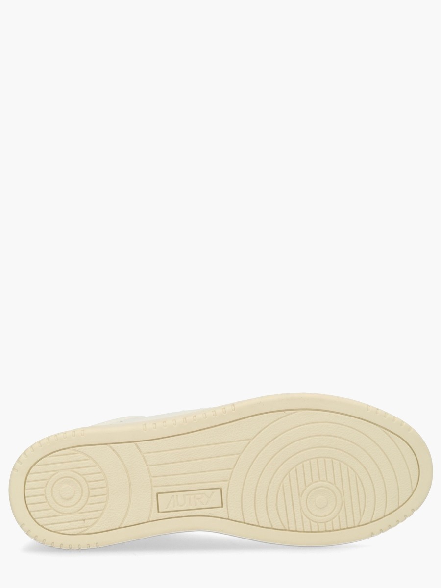 nanito_source_url:https://nokinstyle.com/2336260/dallas-low-sneaker.jpg