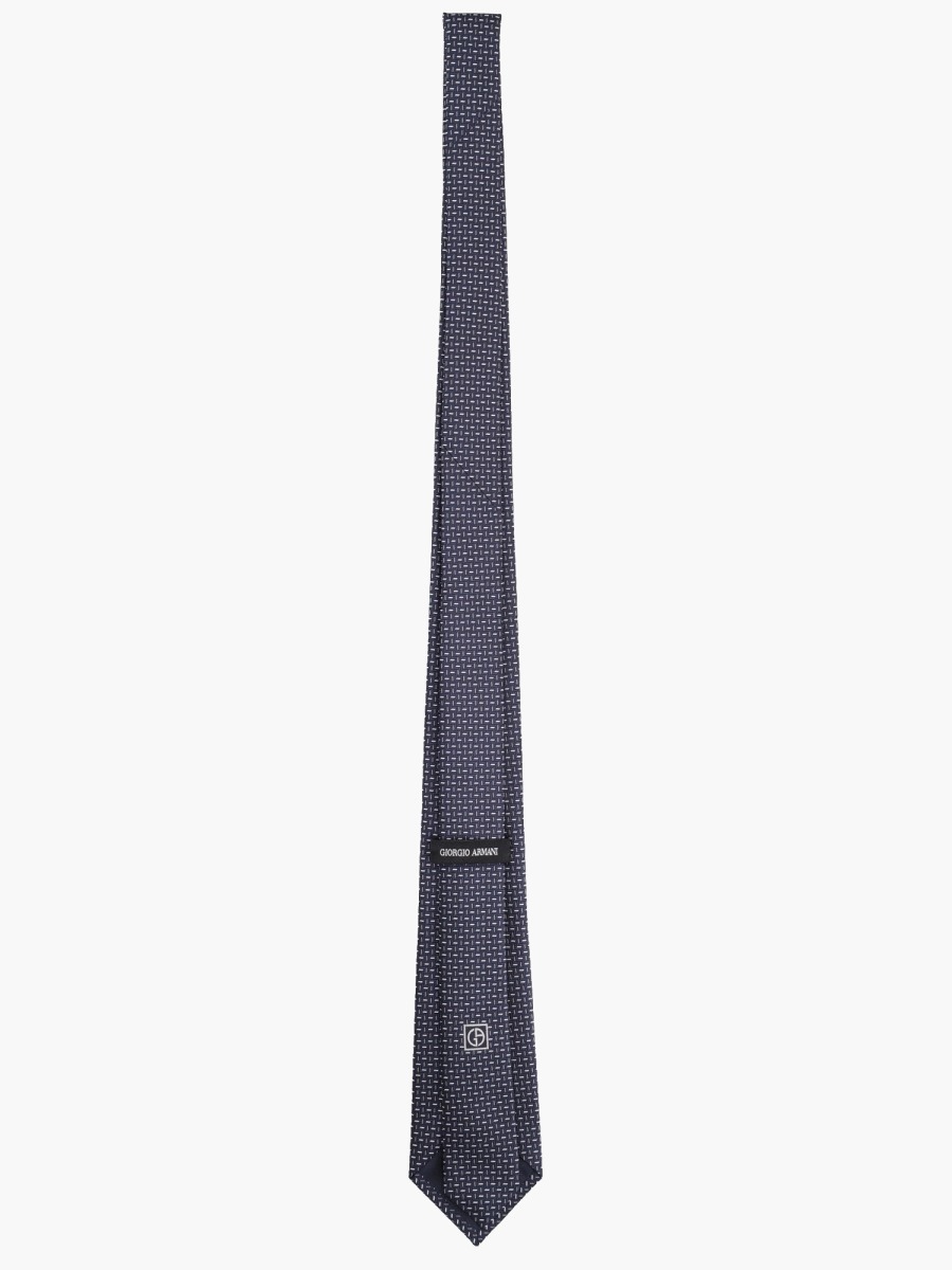 nanito_source_url:https://nokinstyle.com/2330868/silk-tie.jpg