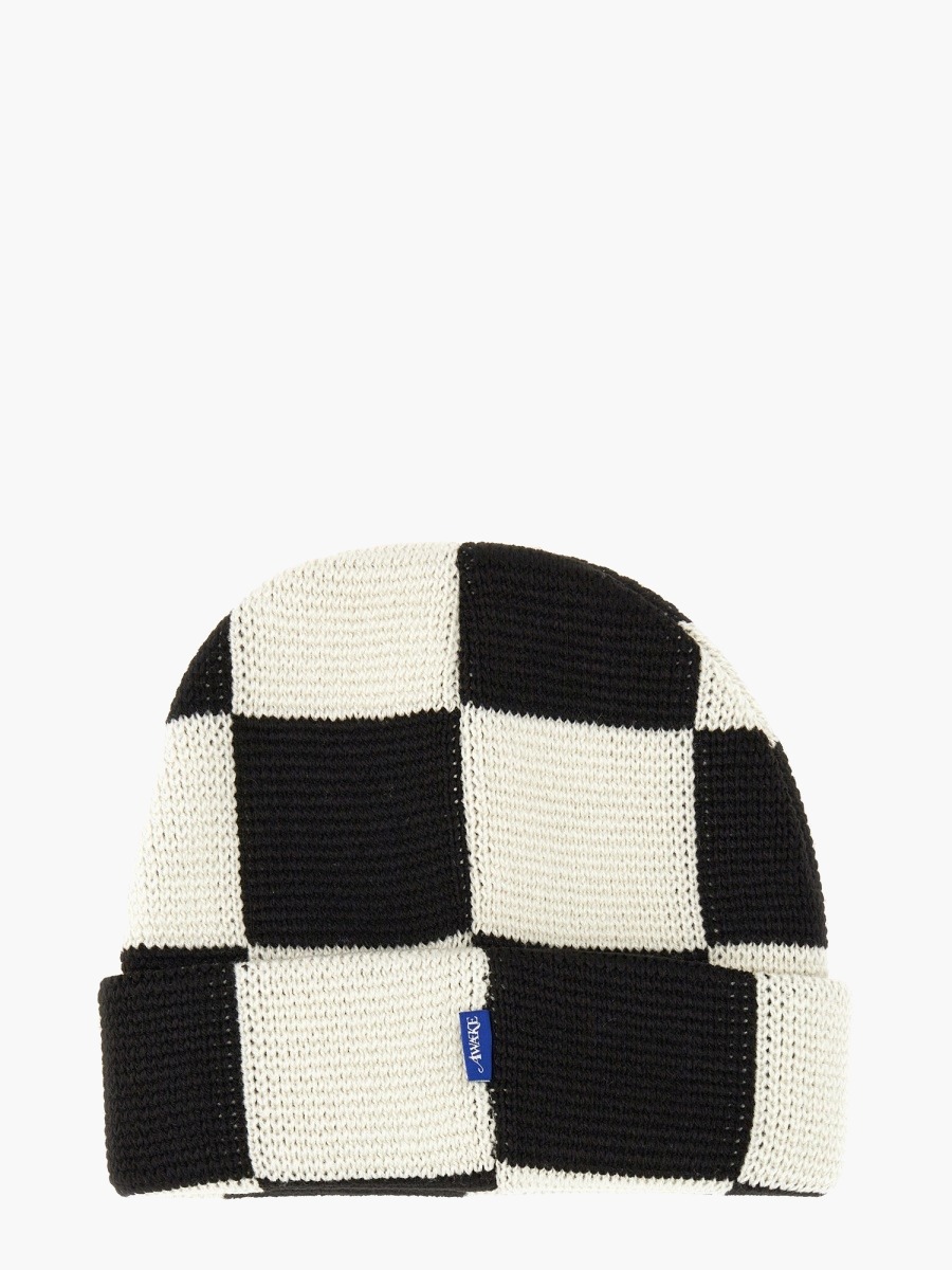 nanito_source_url:https://nokinstyle.com/2323214/beanie-hat-with-logo.jpg