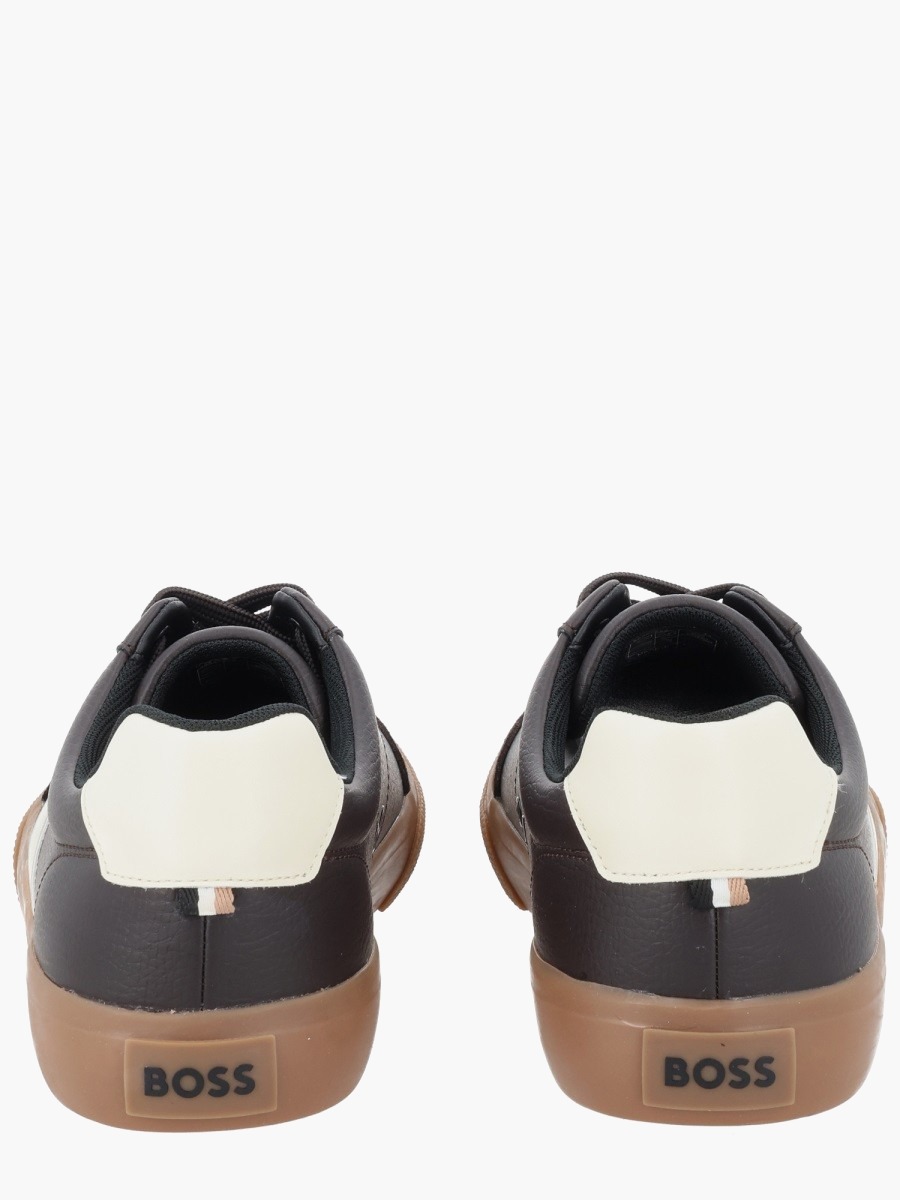 nanito_source_url:https://nokinstyle.com/2342301/sneaker-with-logo.jpg