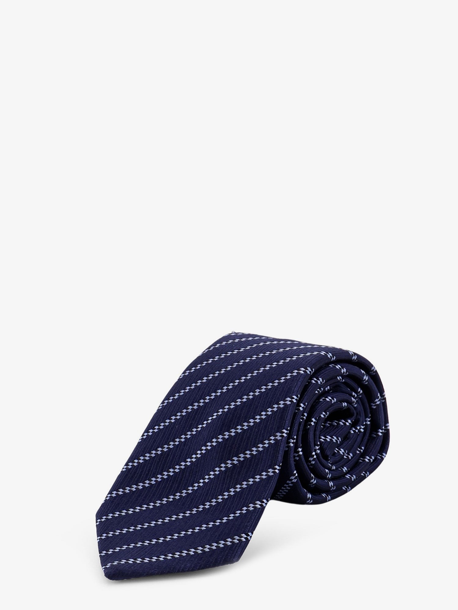 nanito_source_url:https://nokinstyle.com/2401154/silk-tie.jpg