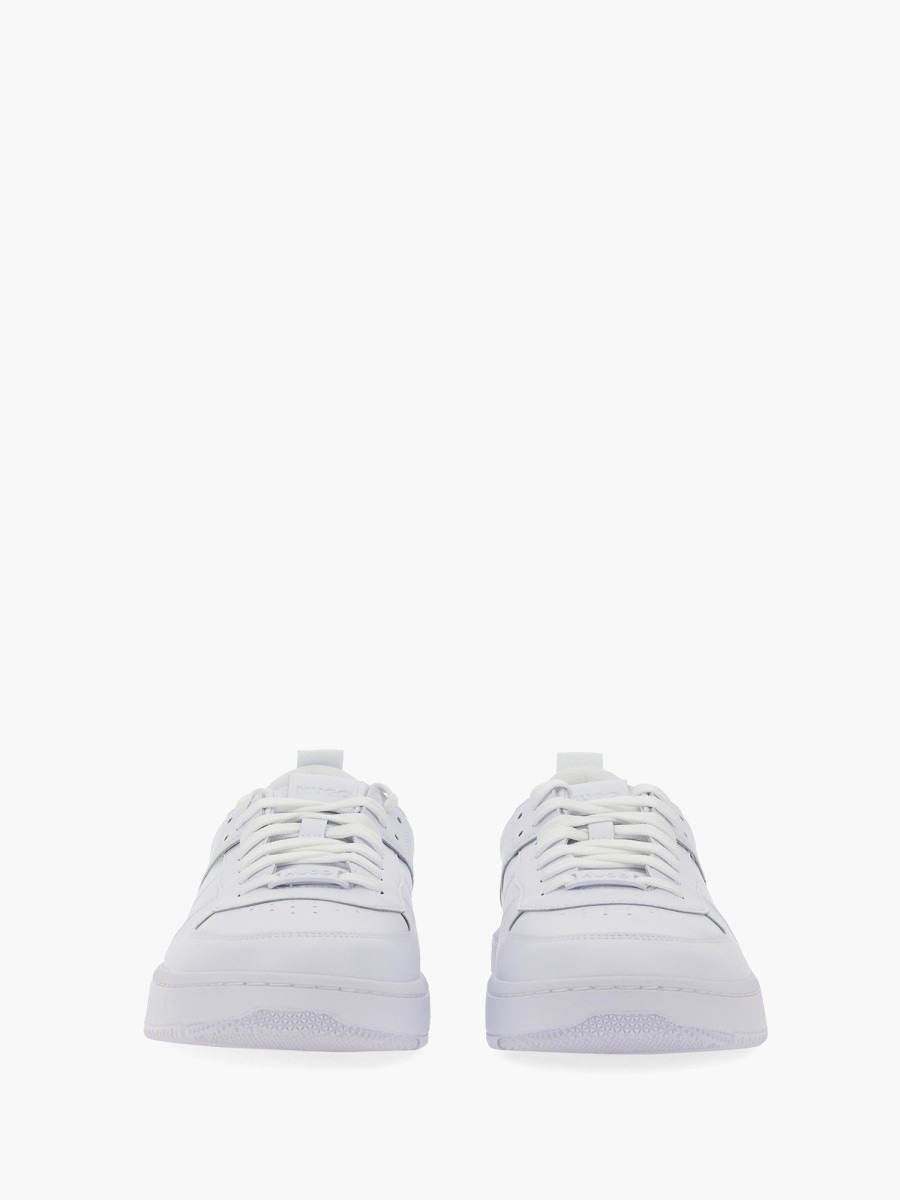 nanito_source_url:https://nokinstyle.com/2347052/sneaker-with-logo.jpg