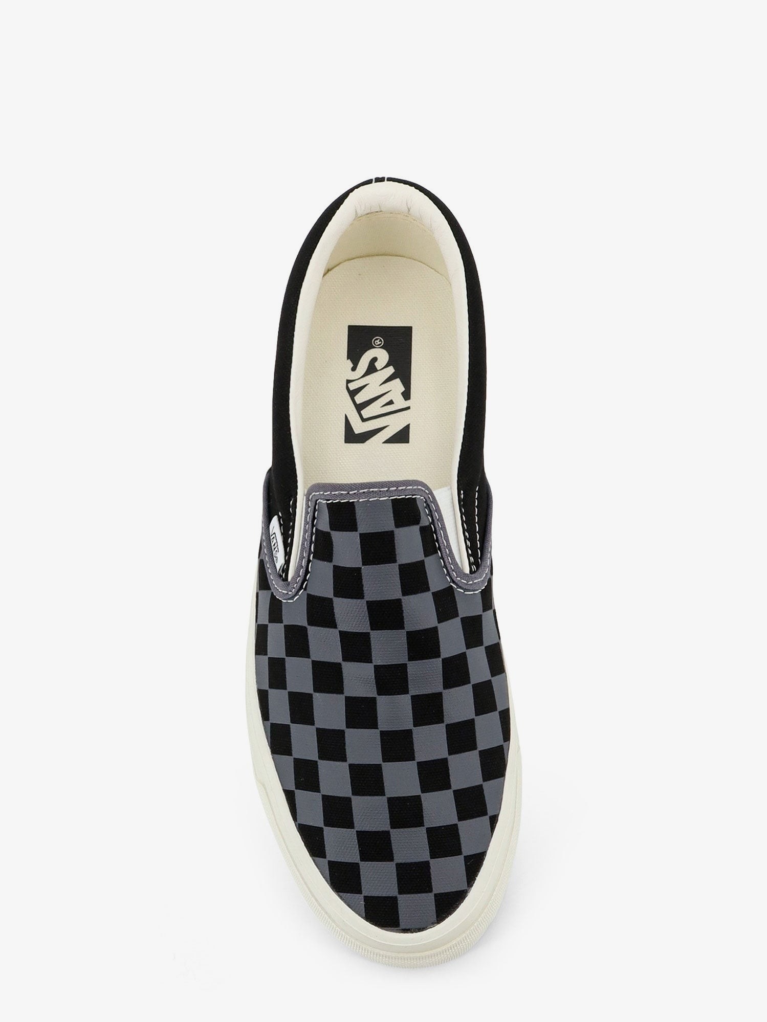 nanito_source_url:https://nokinstyle.com/2410691/lx-classic-slip-on-98-canvas-sneakers.jpg