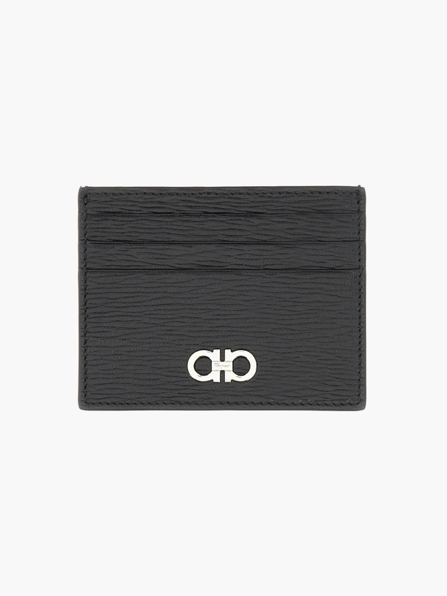 nanito_source_url:https://nokinstyle.com/2339948/leather-card-holder.jpg