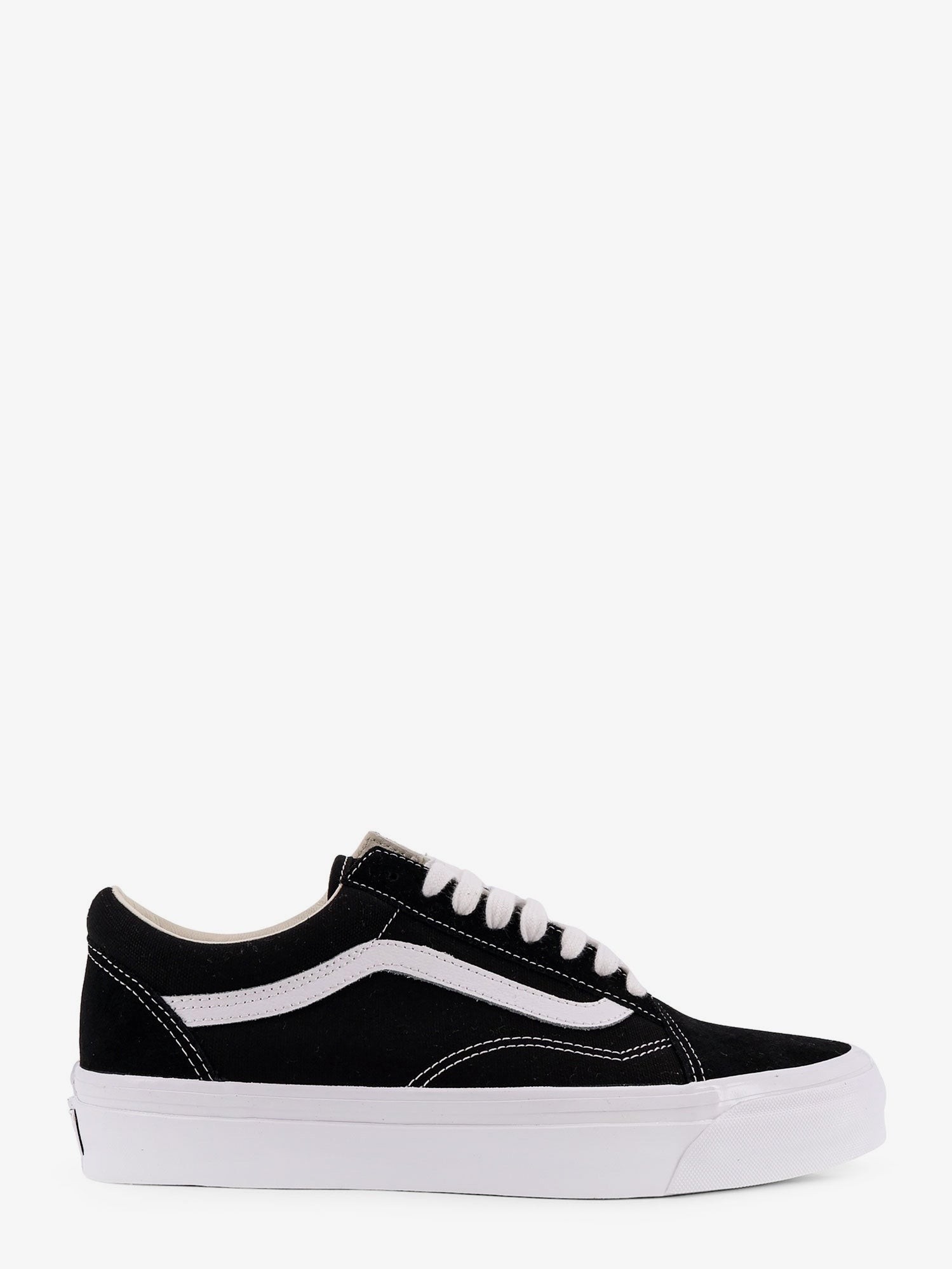nanito_source_url:https://nokinstyle.com/2395714/lx-old-skool-canvas-sneakers.jpg