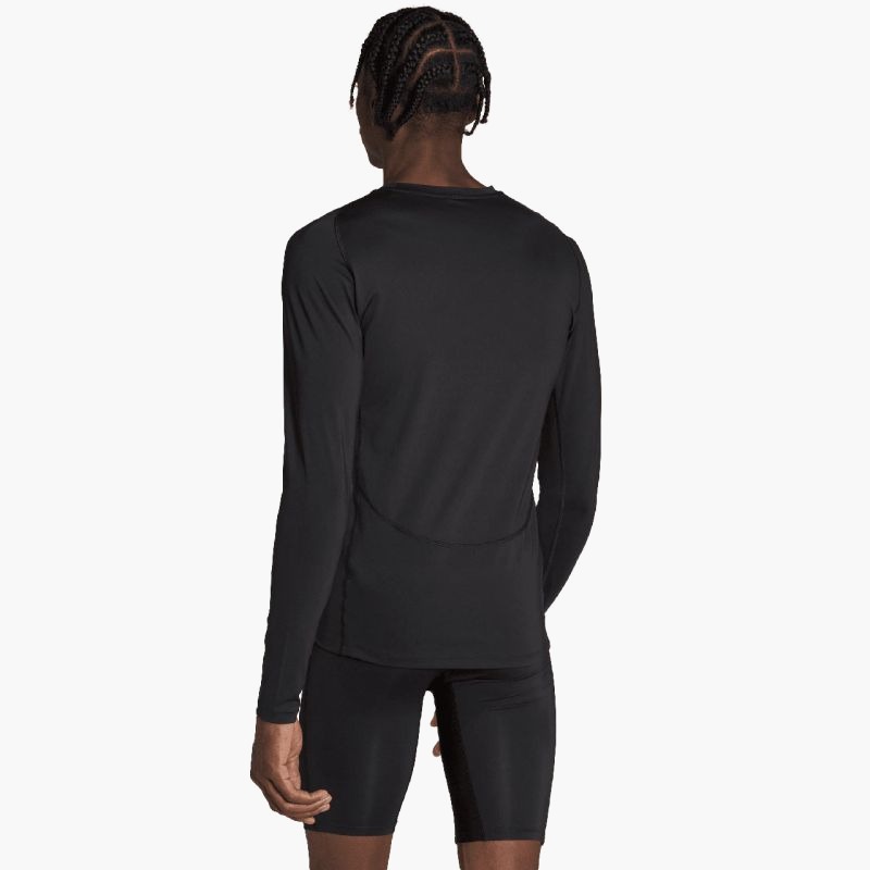 nanito_source_url:https://b2bsportswholesale.net/public/storage/productimages/f3/41/68/ae/2258763/image/xlarge_clean.jpg