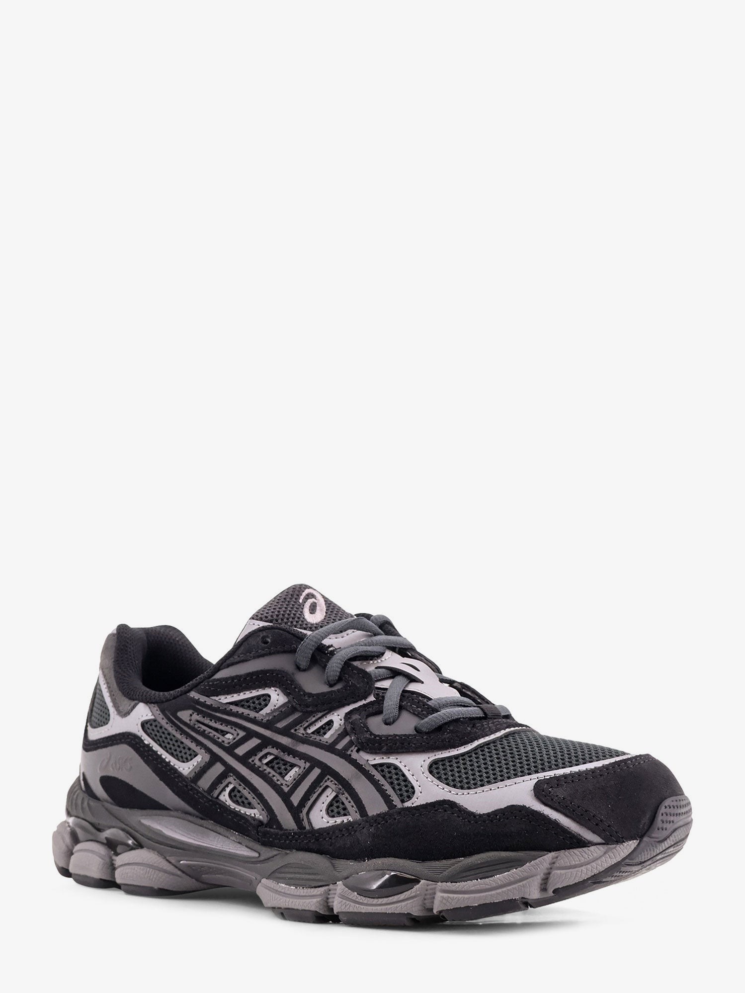 nanito_source_url:https://nokinstyle.com/2417339/gel-nyc-mesh-sneakers-with-suede-inserts.jpg