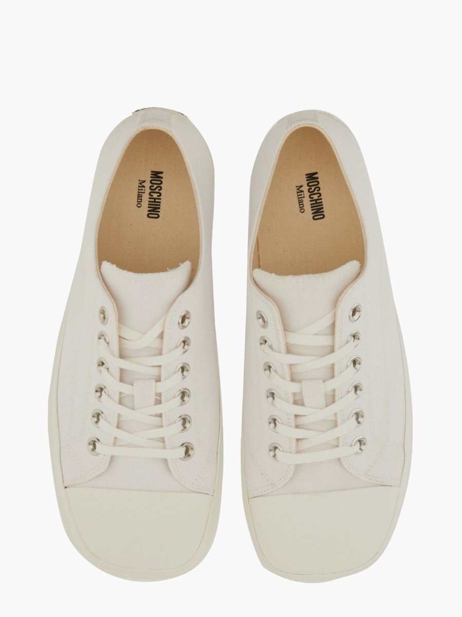 nanito_source_url:https://nokinstyle.com/2385076/sneaker-edge.jpg