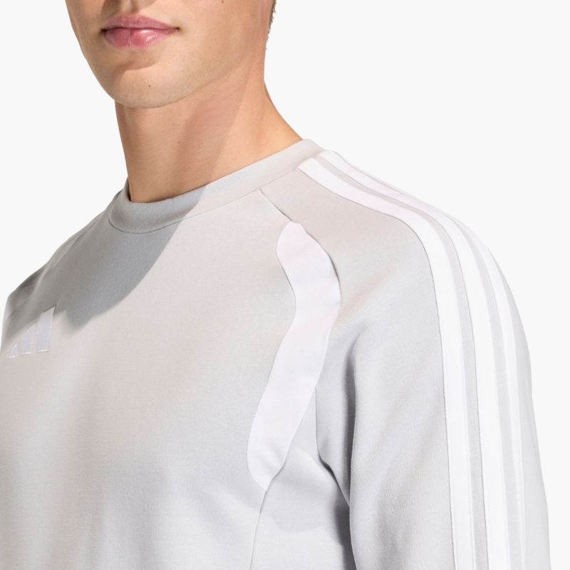 nanito_source_url:https://b2bsportswholesale.net/public/storage/productimages/da/0b/19/e8/2336849/image/xlarge_clean.jpg