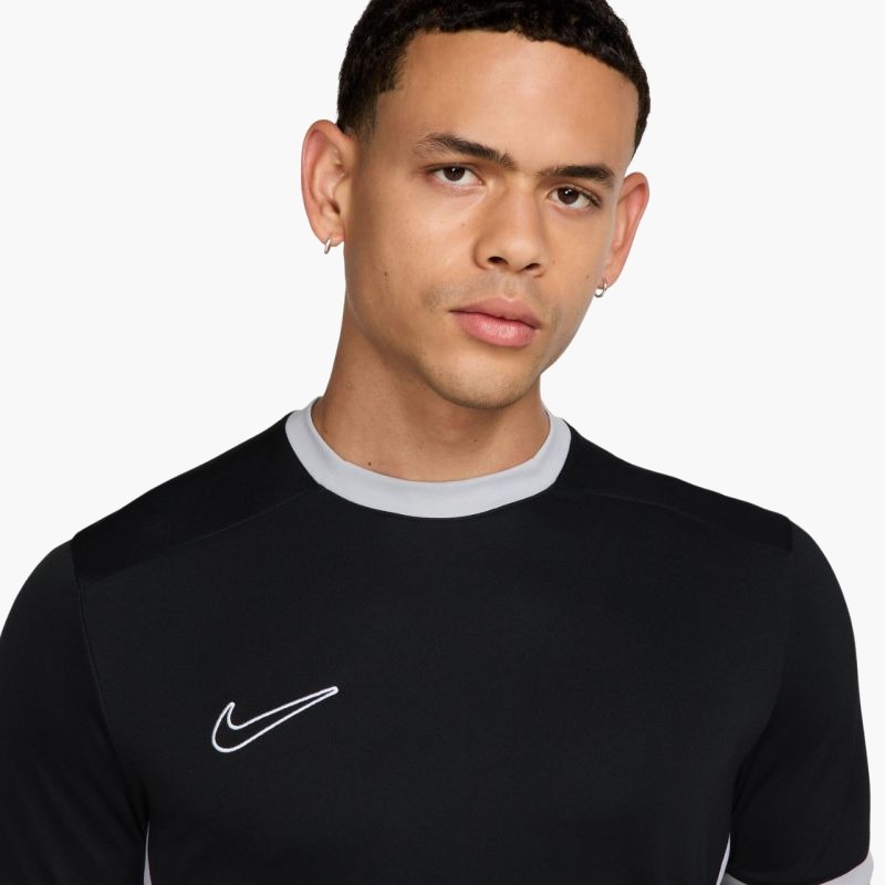 nanito_source_url:https://b2bsportswholesale.net/public/storage/productimages/bb/de/d3/10/1395135/image/xlarge_clean.jpg