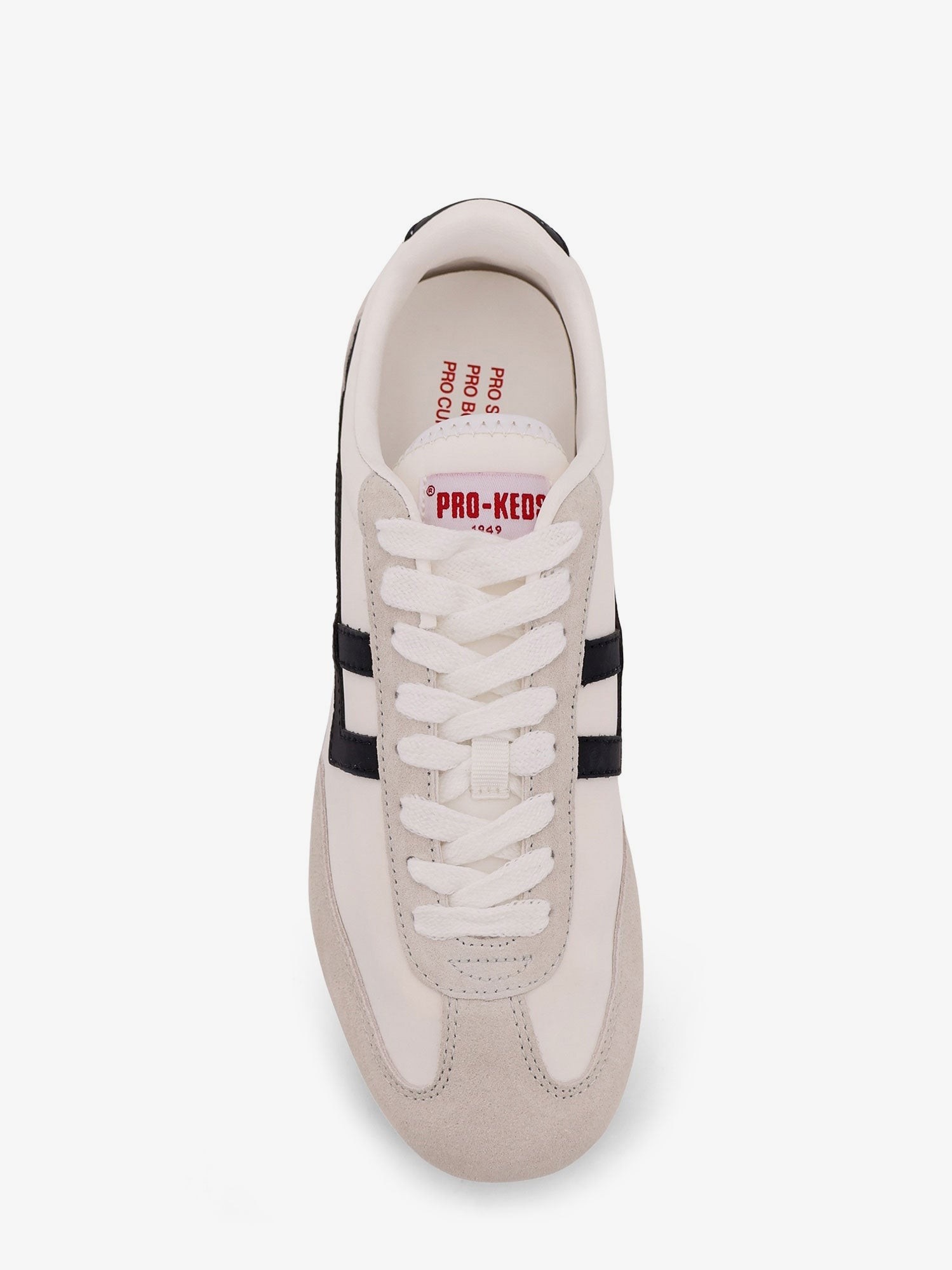nanito_source_url:https://nokinstyle.com/2402841/racer-77-leather-sneakers.jpg