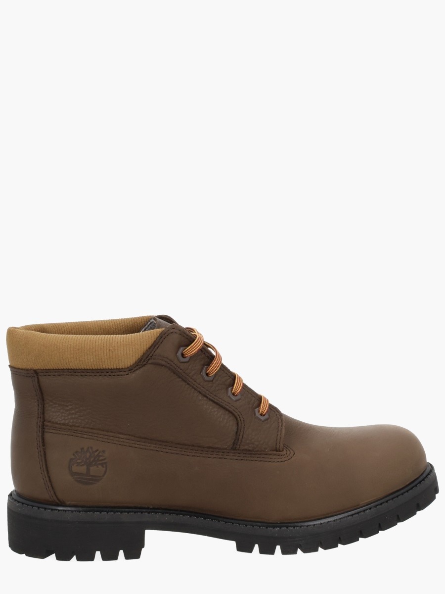 nanito_source_url:https://nokinstyle.com/2379129/waterproof-chukka-boot.jpg