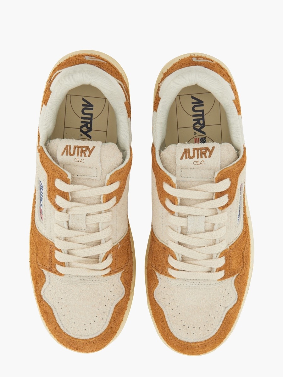 nanito_source_url:https://nokinstyle.com/2361485/sneaker-clc.jpg