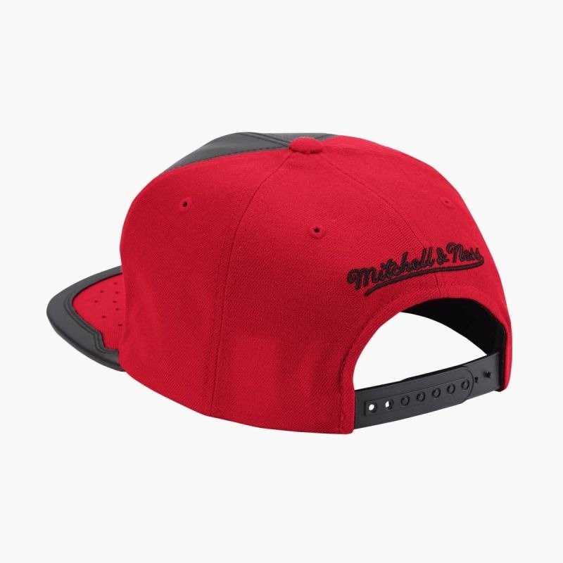 nanito_source_url:https://b2bsportswholesale.net/public/storage/productimages/e1/af/c5/3a/1027989/image/xlarge_clean.jpg