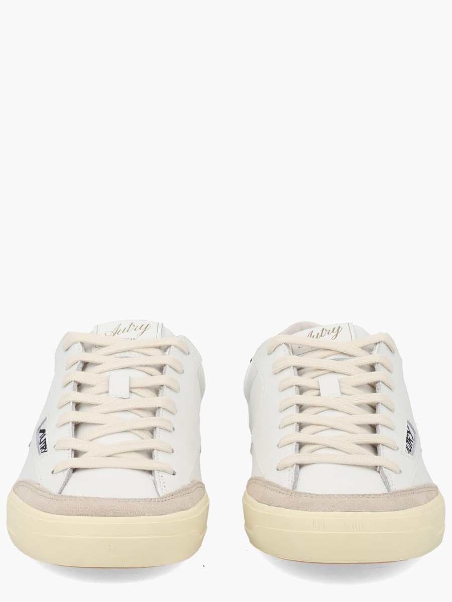 nanito_source_url:https://nokinstyle.com/2417164/sneaker-windscape-low.jpg