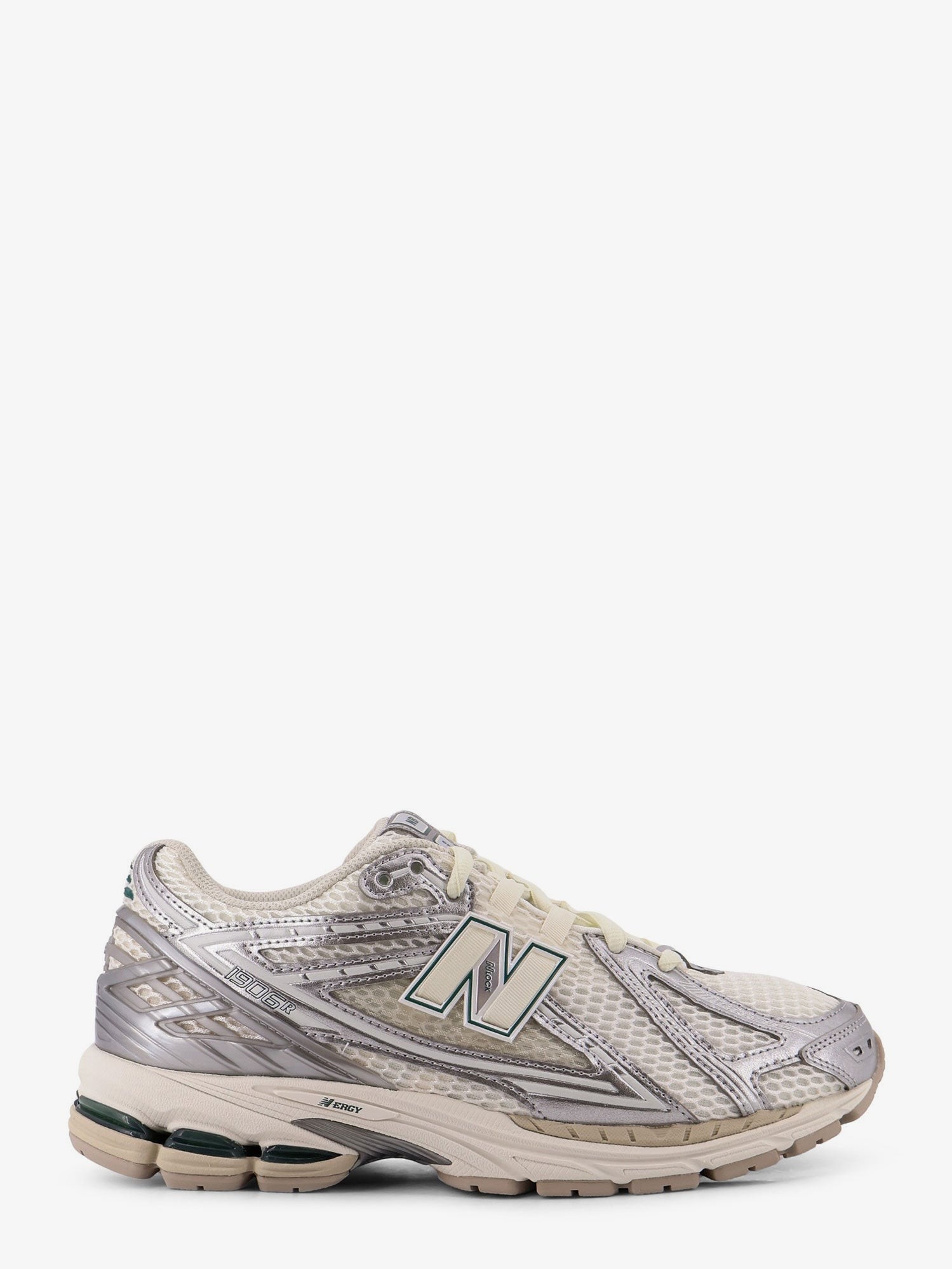 nanito_source_url:https://nokinstyle.com/2398461/1906-mesh-sneakers-with-logo-on-the-side.jpg