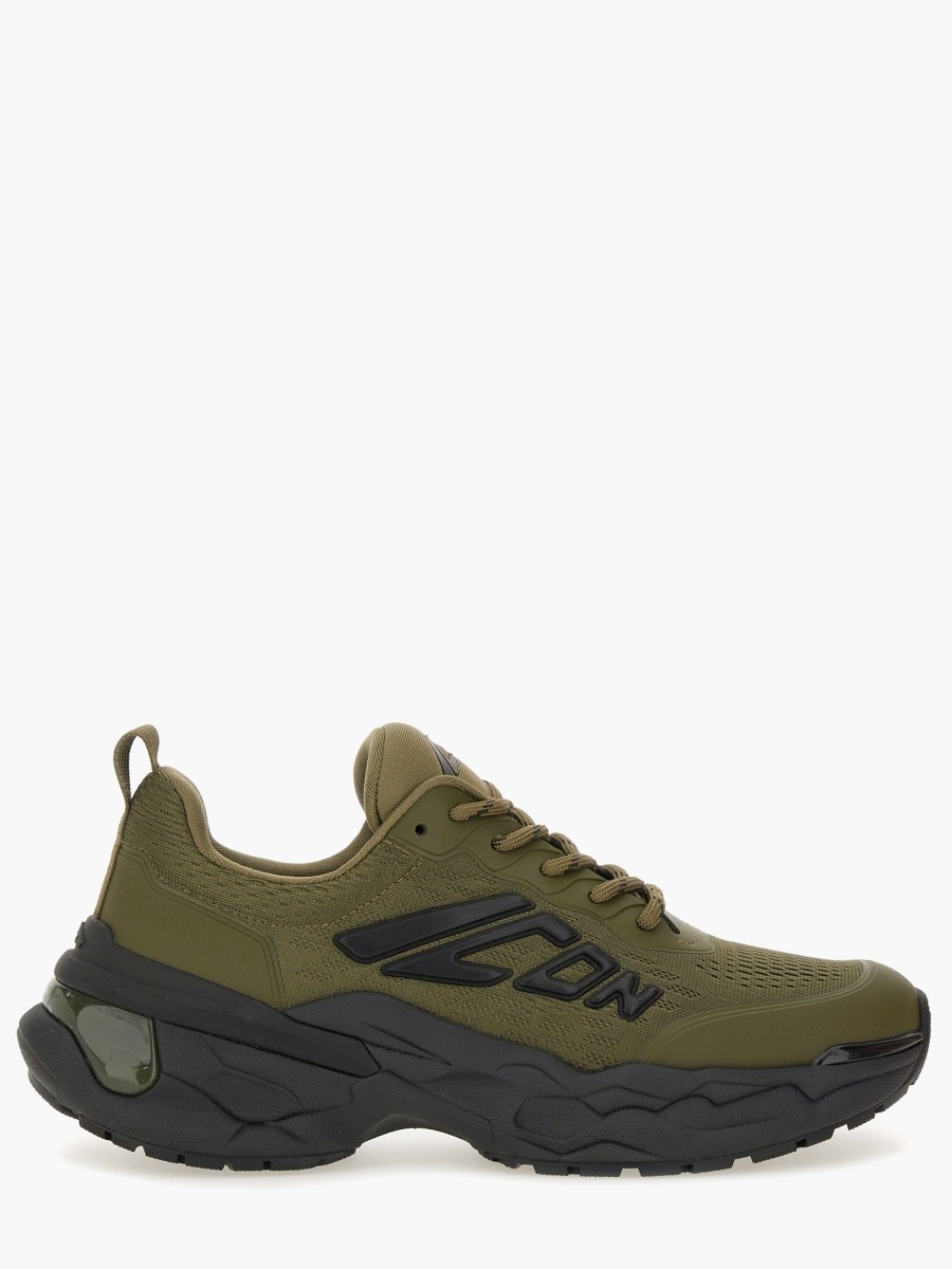 nanito_source_url:https://nokinstyle.com/2368713/faster-sneaker.jpg