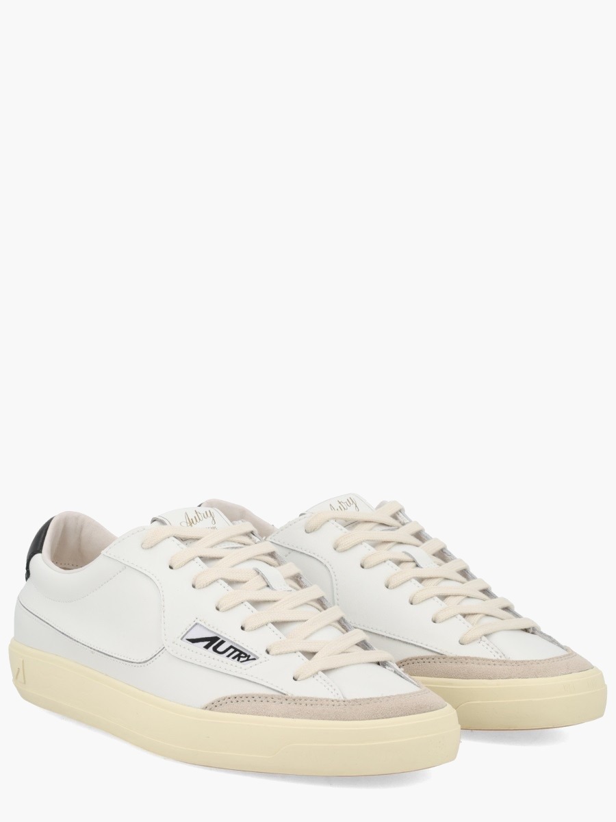 nanito_source_url:https://nokinstyle.com/2417163/sneaker-windscape-low.jpg