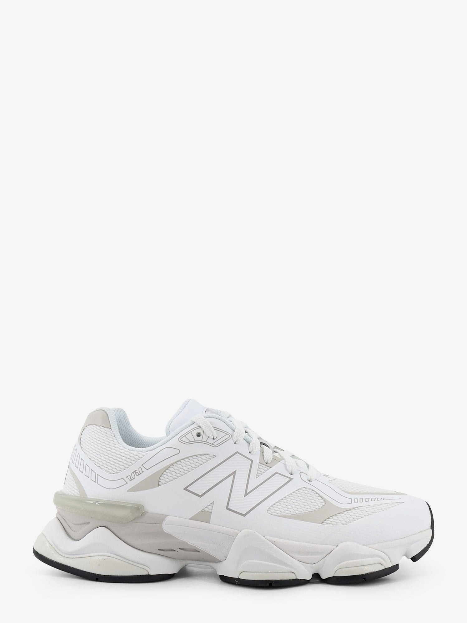 nanito_source_url:https://nokinstyle.com/2391339/u90608-mesh-sneakers-with-side-logo.jpg