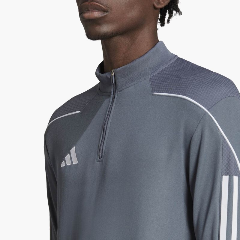 nanito_source_url:https://b2bsportswholesale.net/public/storage/productimages/12/26/f0/1d/1418179/image/xlarge_clean.jpg