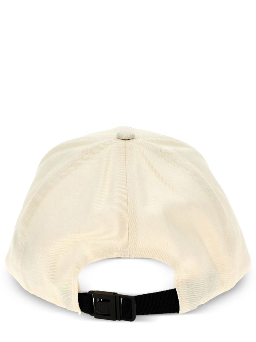 nanito_source_url:https://nokinstyle.com/2430992/cappello-da-baseball-con-logo.jpg