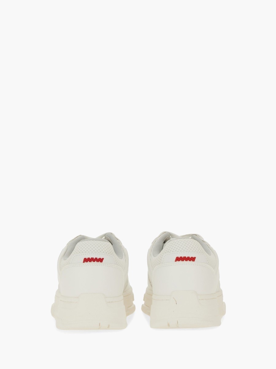 nanito_source_url:https://nokinstyle.com/2370963/yarrow-sneaker.jpg