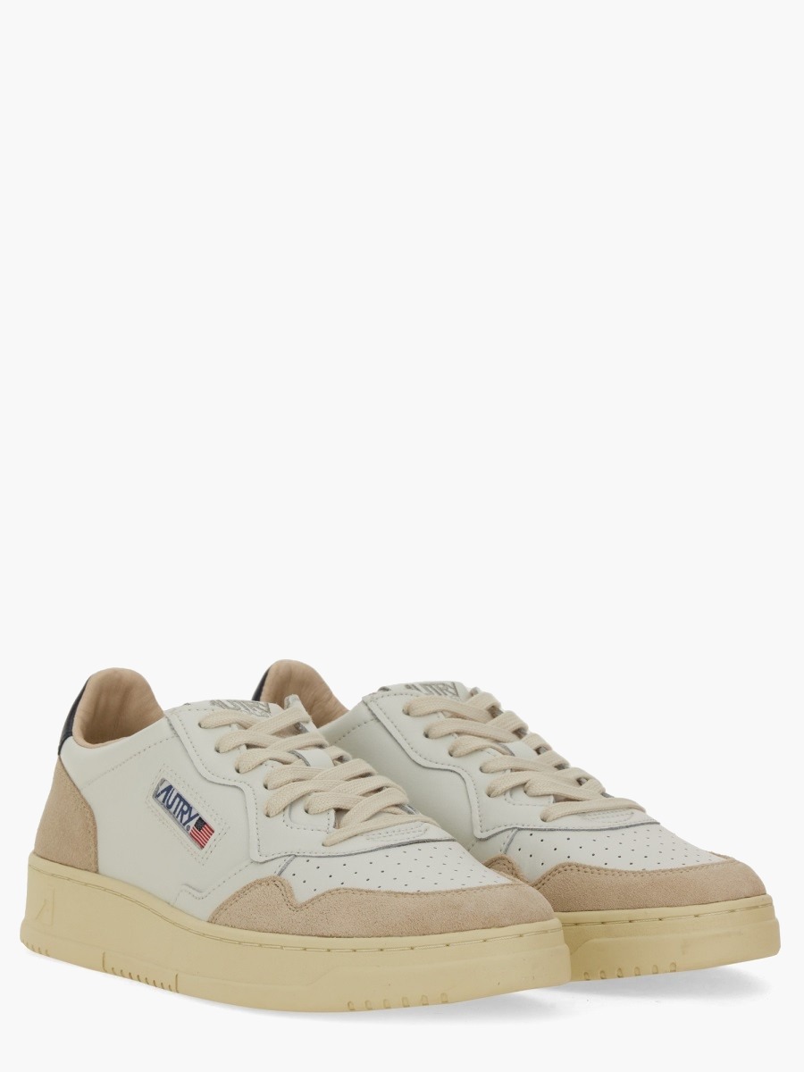 nanito_source_url:https://nokinstyle.com/2330100/medalist-low-sneaker.jpg