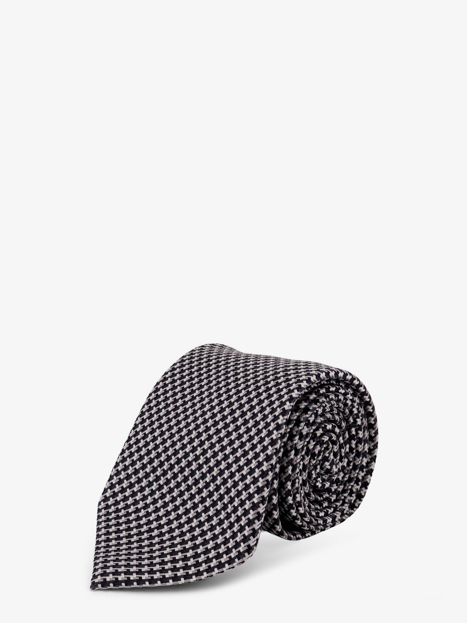 nanito_source_url:https://nokinstyle.com/2402283/silk-tie.jpg