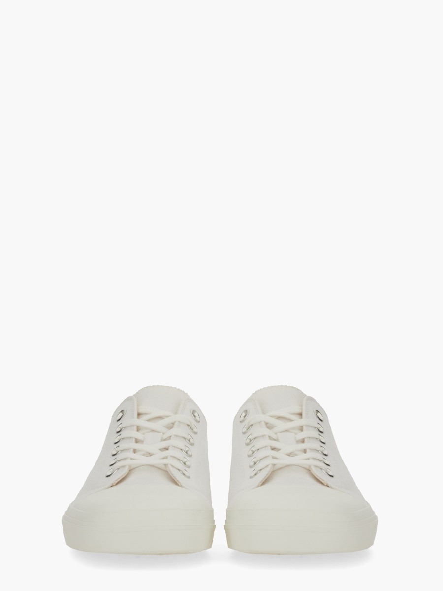nanito_source_url:https://nokinstyle.com/2385077/sneaker-edge.jpg