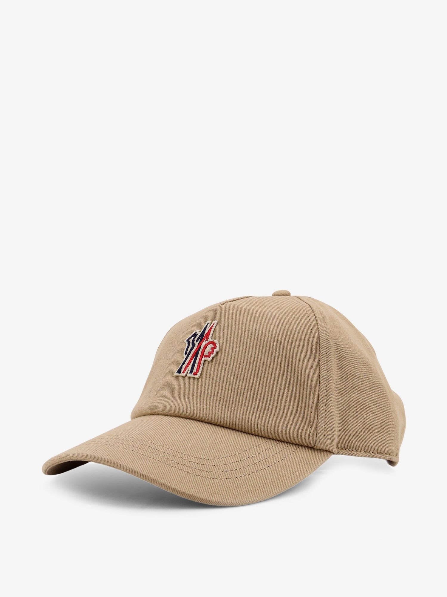 nanito_source_url:https://nokinstyle.com/2397977/cotton-hat-with-logo-patch-on-the-front.jpg