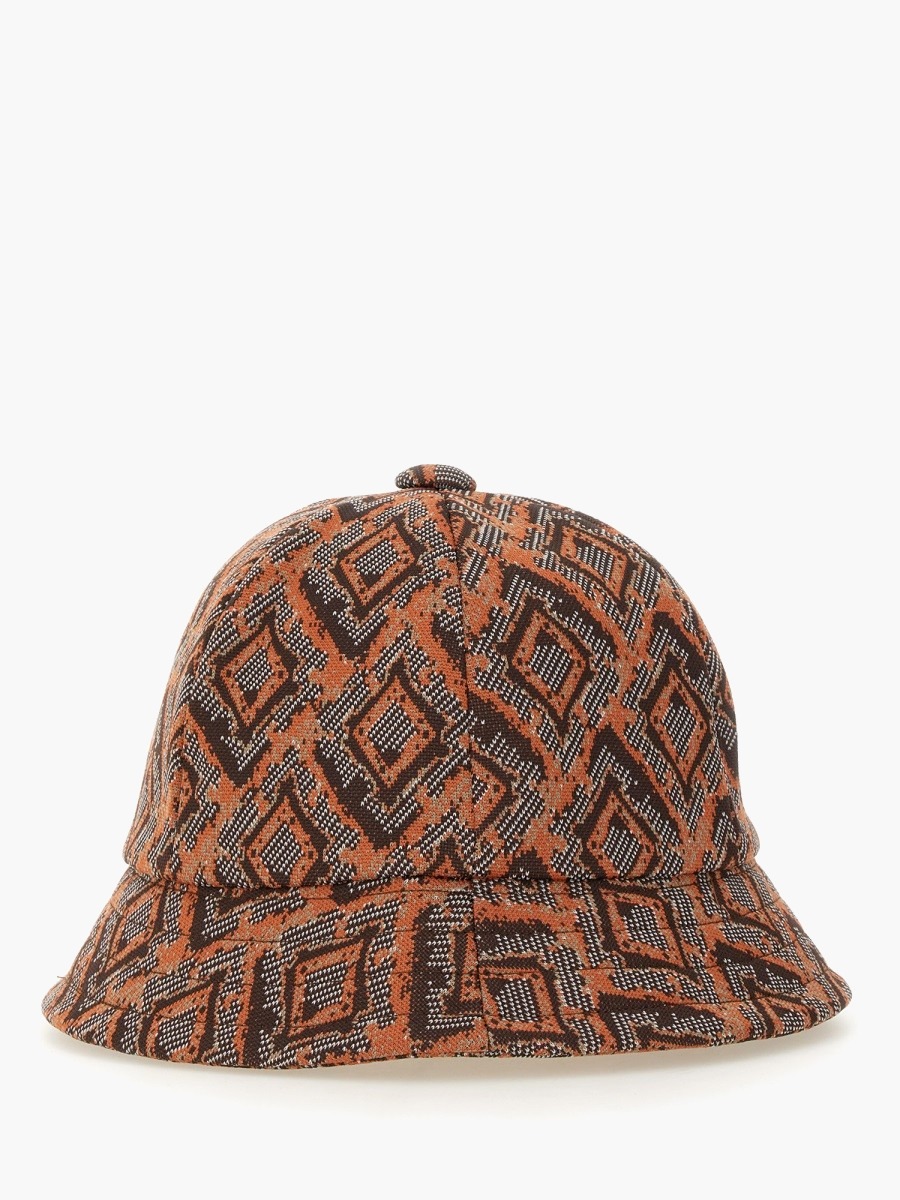 nanito_source_url:https://nokinstyle.com/2346987/hat-with-print.jpg