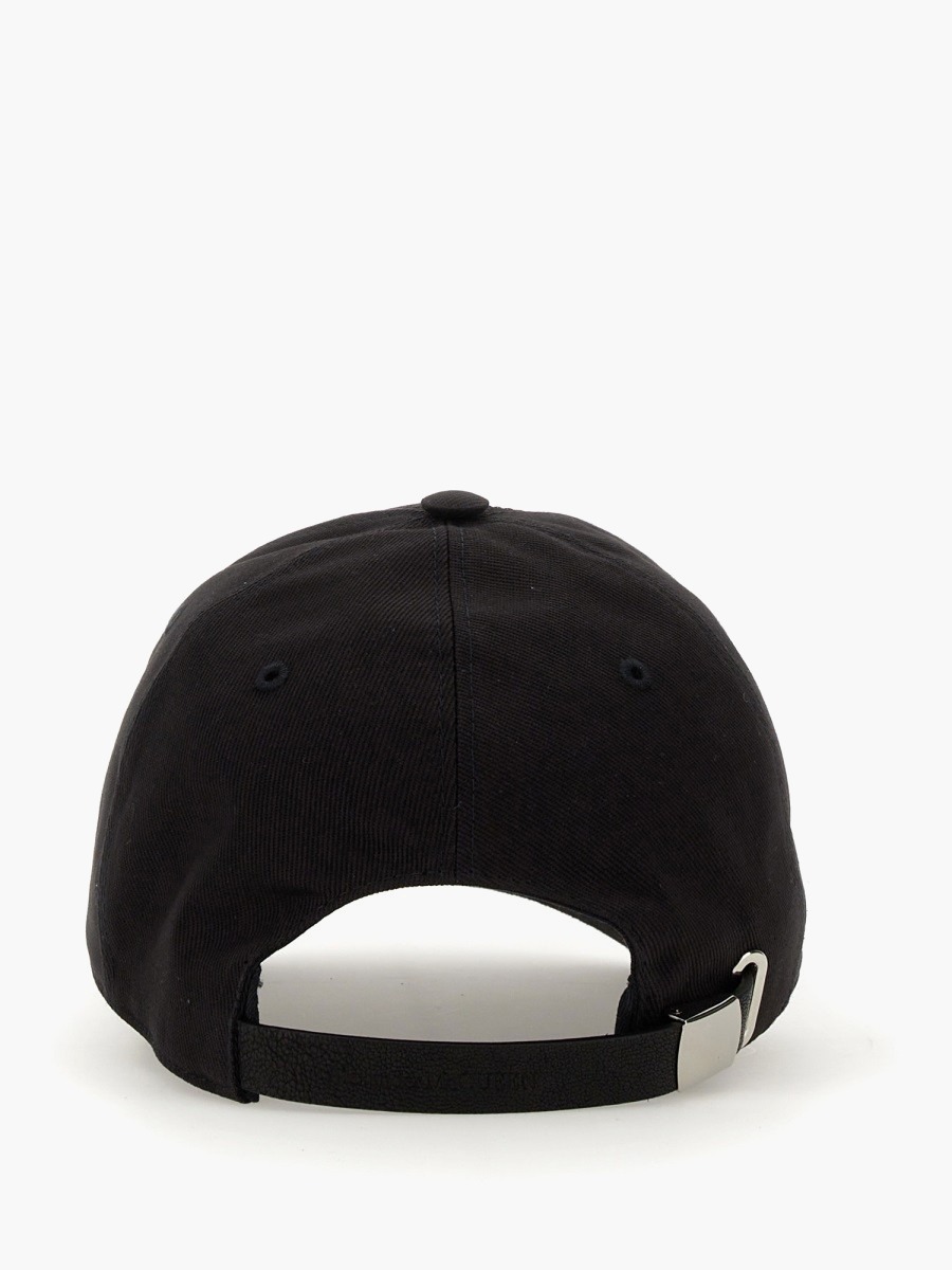 nanito_source_url:https://nokinstyle.com/2348749/baseball-hat-with-logo.jpg
