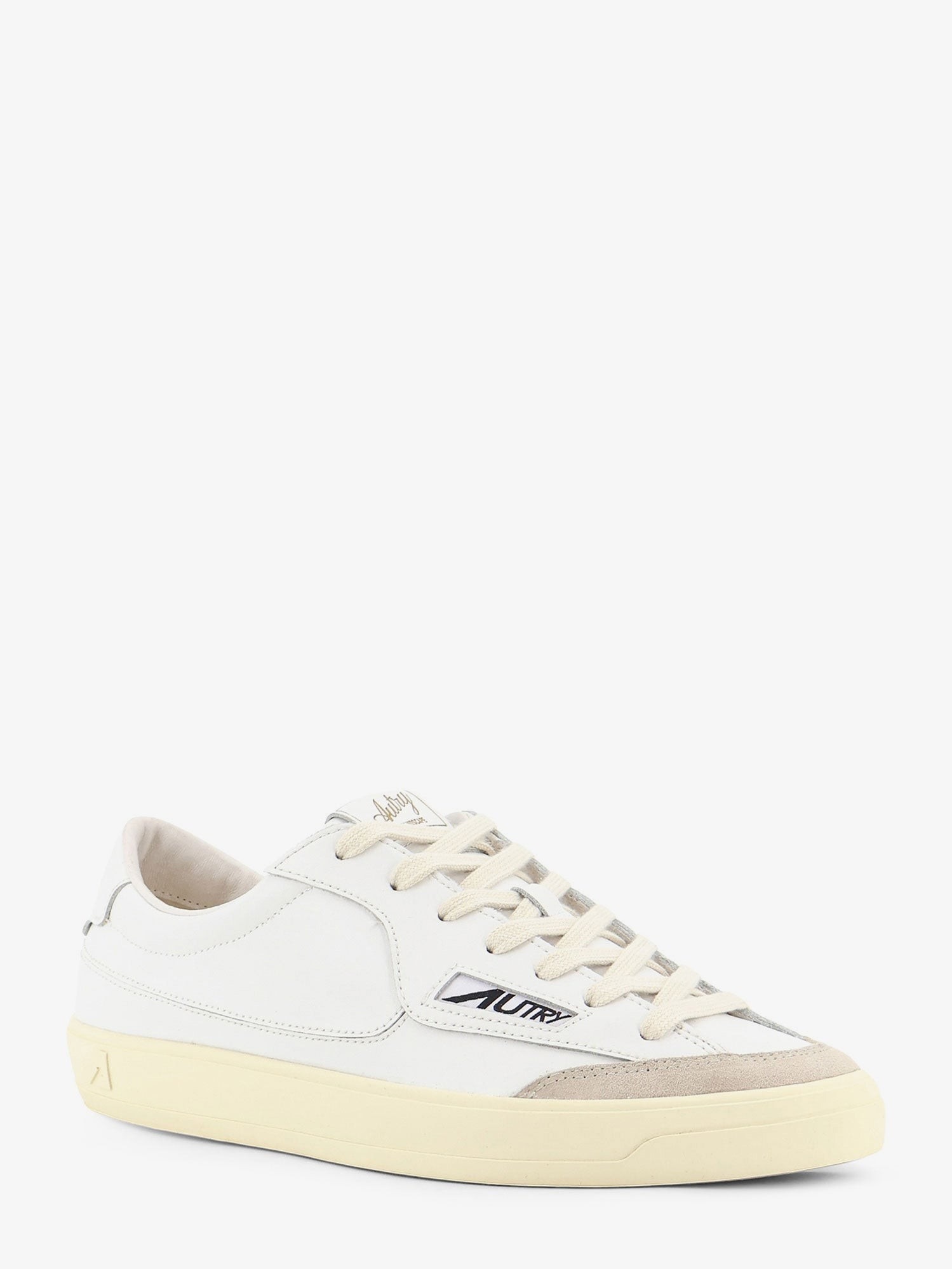 nanito_source_url:https://nokinstyle.com/2410665/windscape-leather-sneakers-with-suede-insert.jpg