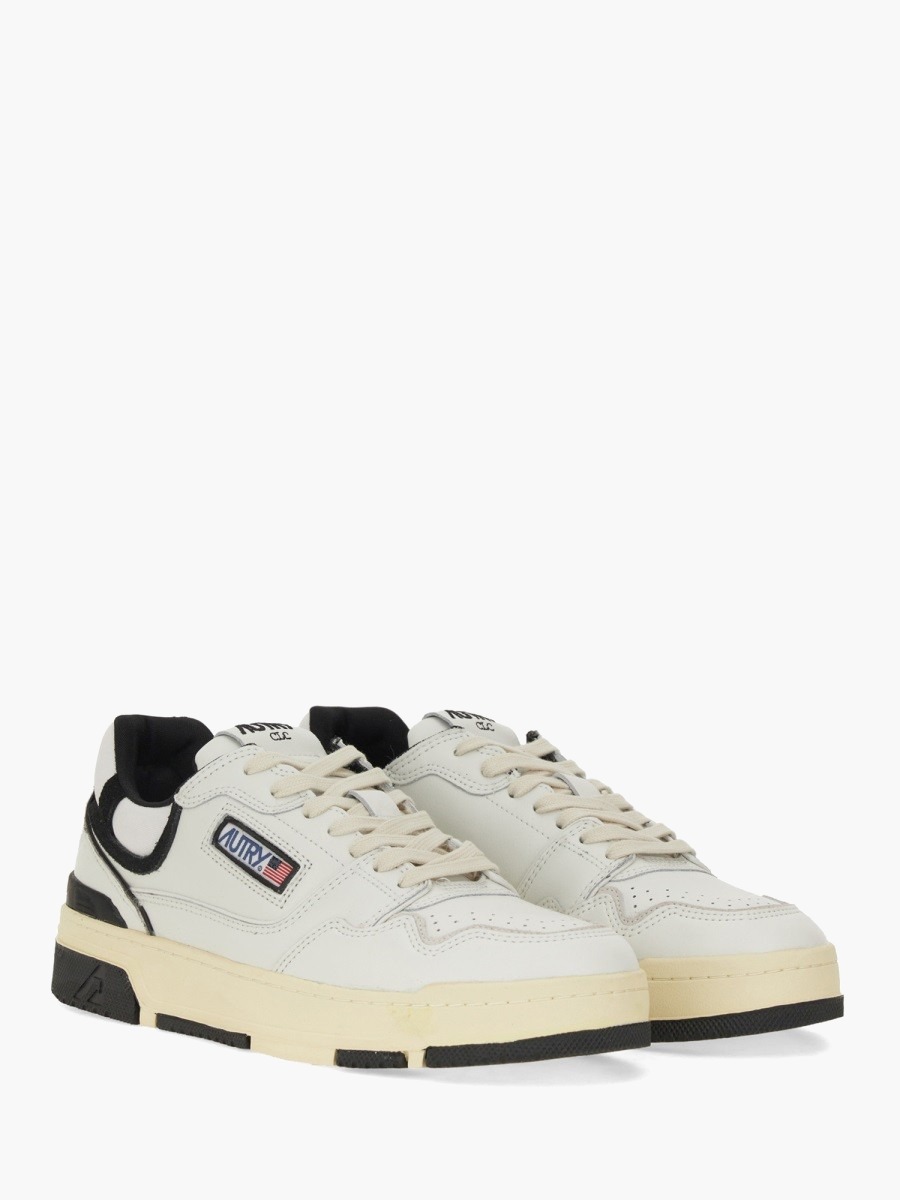 nanito_source_url:https://nokinstyle.com/2376496/sneaker-clc.jpg