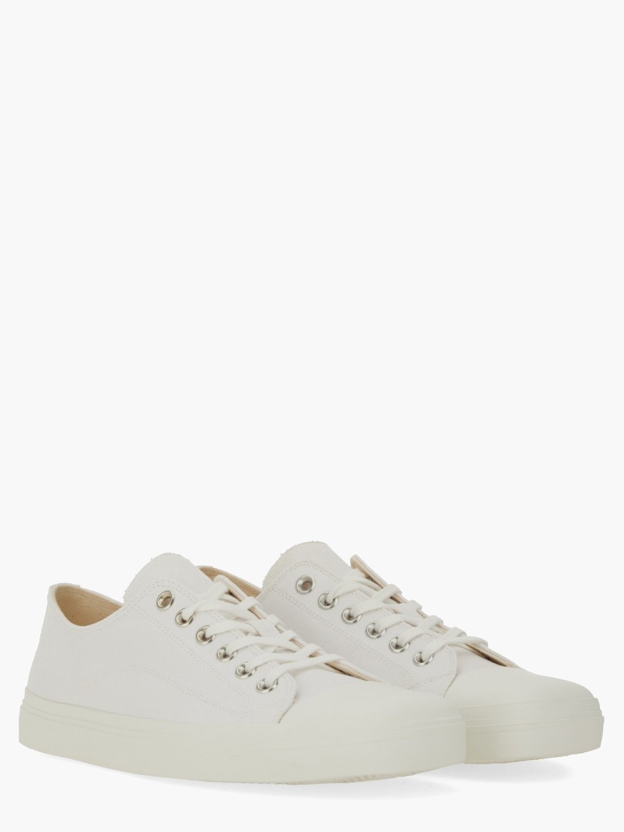 nanito_source_url:https://nokinstyle.com/2385074/sneaker-edge.jpg