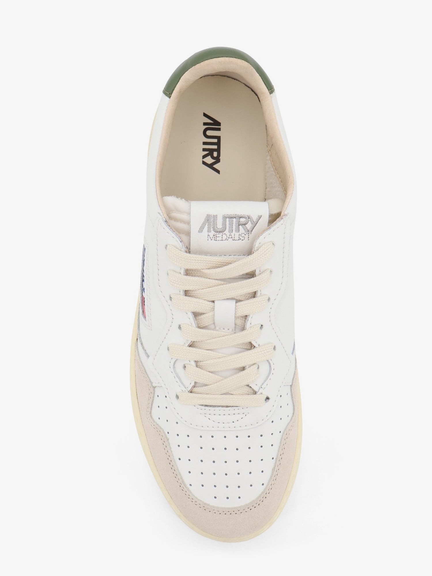 nanito_source_url:https://nokinstyle.com/2436705/medalist-low-leather-sneakers.jpg