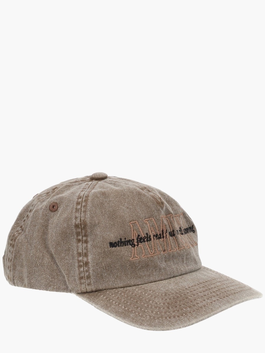 nanito_source_url:https://nokinstyle.com/2336810/baseball-cap-with-embroidery.jpg