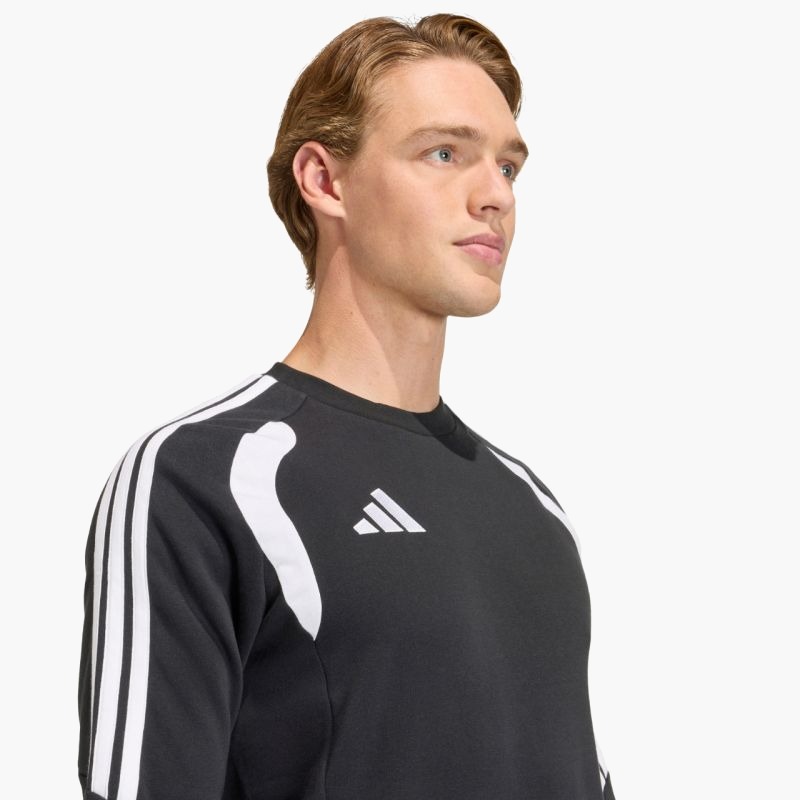 nanito_source_url:https://b2bsportswholesale.net/public/storage/productimages/ed/11/d7/aa/2146349/image/xlarge_clean.jpg