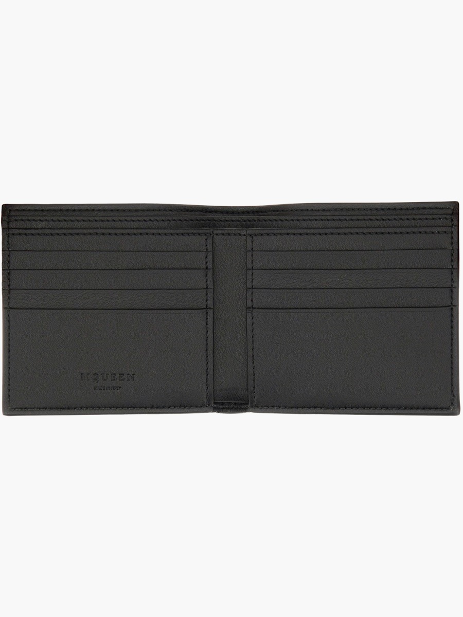 nanito_source_url:https://nokinstyle.com/2368336/bifold-wallet-the-skull.jpg