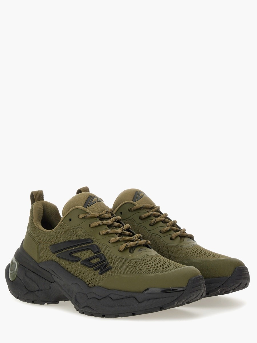 nanito_source_url:https://nokinstyle.com/2368714/faster-sneaker.jpg