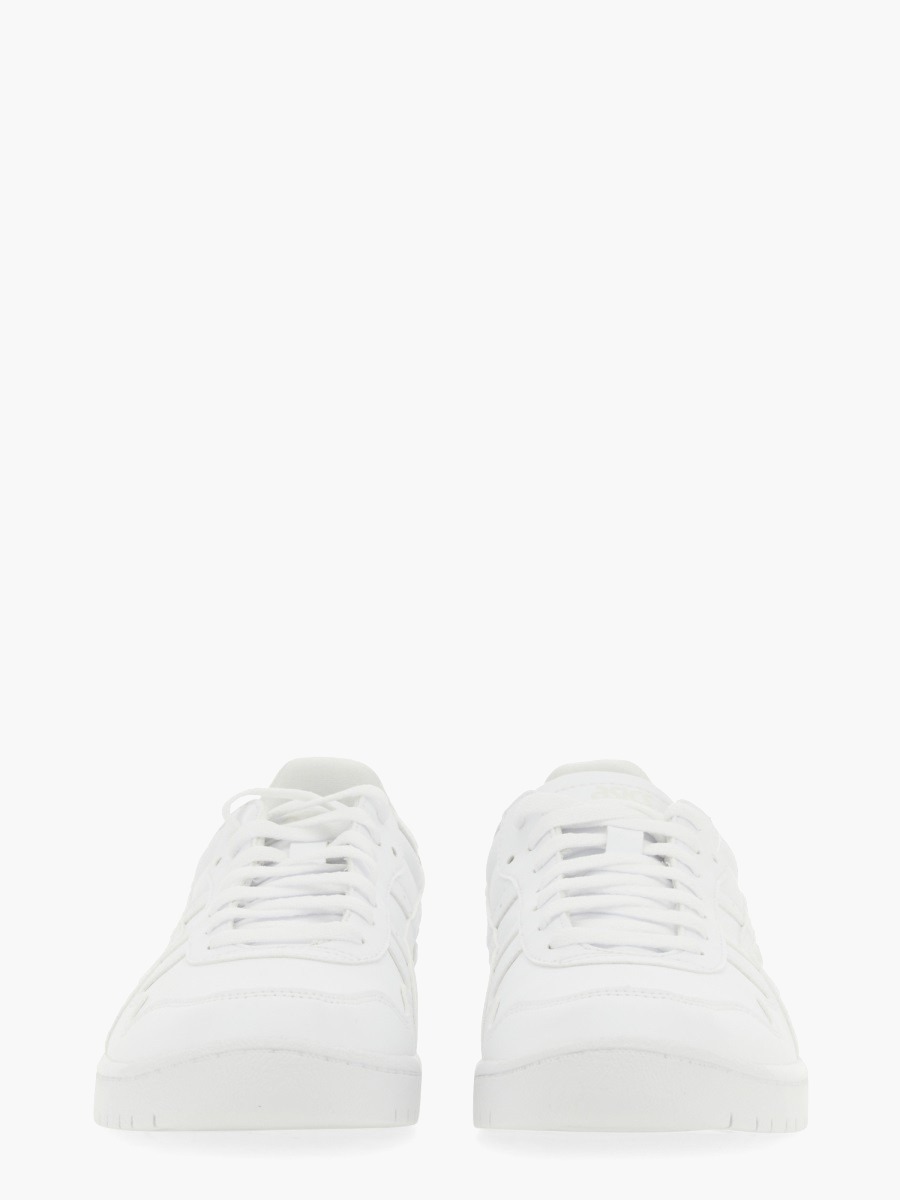 nanito_source_url:https://nokinstyle.com/2354174/sneaker-comme-des-garcons-shirt-x-asics.jpg