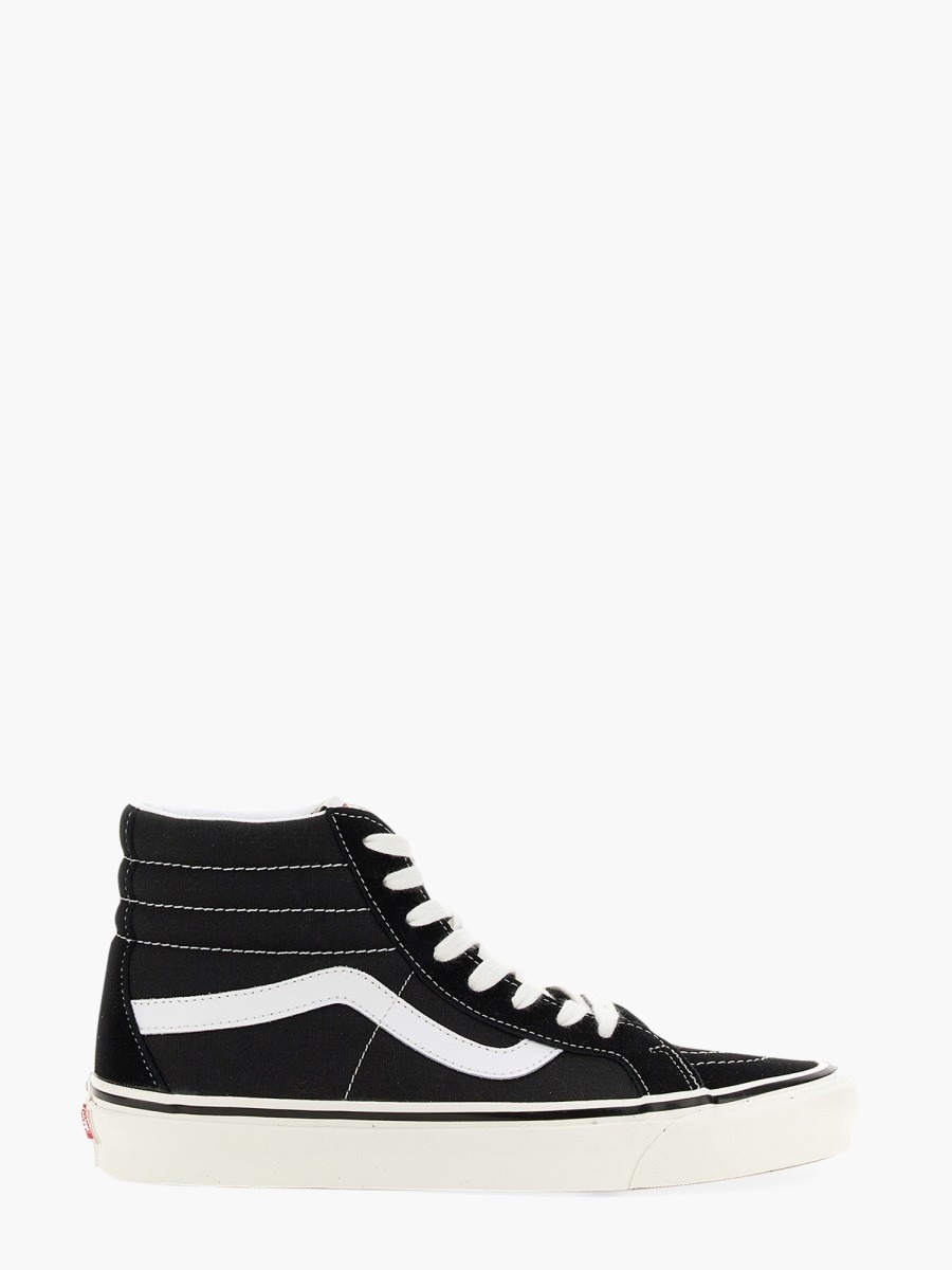 nanito_source_url:https://nokinstyle.com/2353533/sk8-hi-sneaker.jpg
