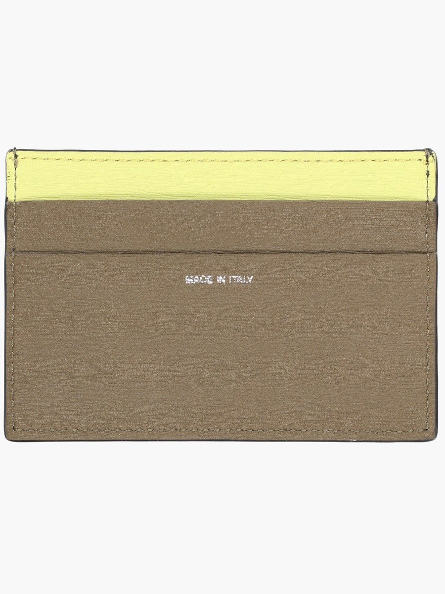 nanito_source_url:https://nokinstyle.com/2327017/leather-card-holder.jpg