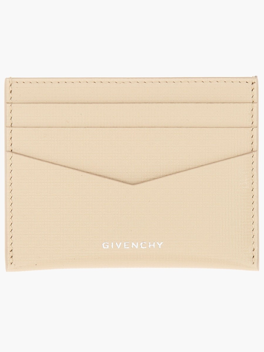 nanito_source_url:https://nokinstyle.com/2370884/classique-4g-leather-wallet.jpg