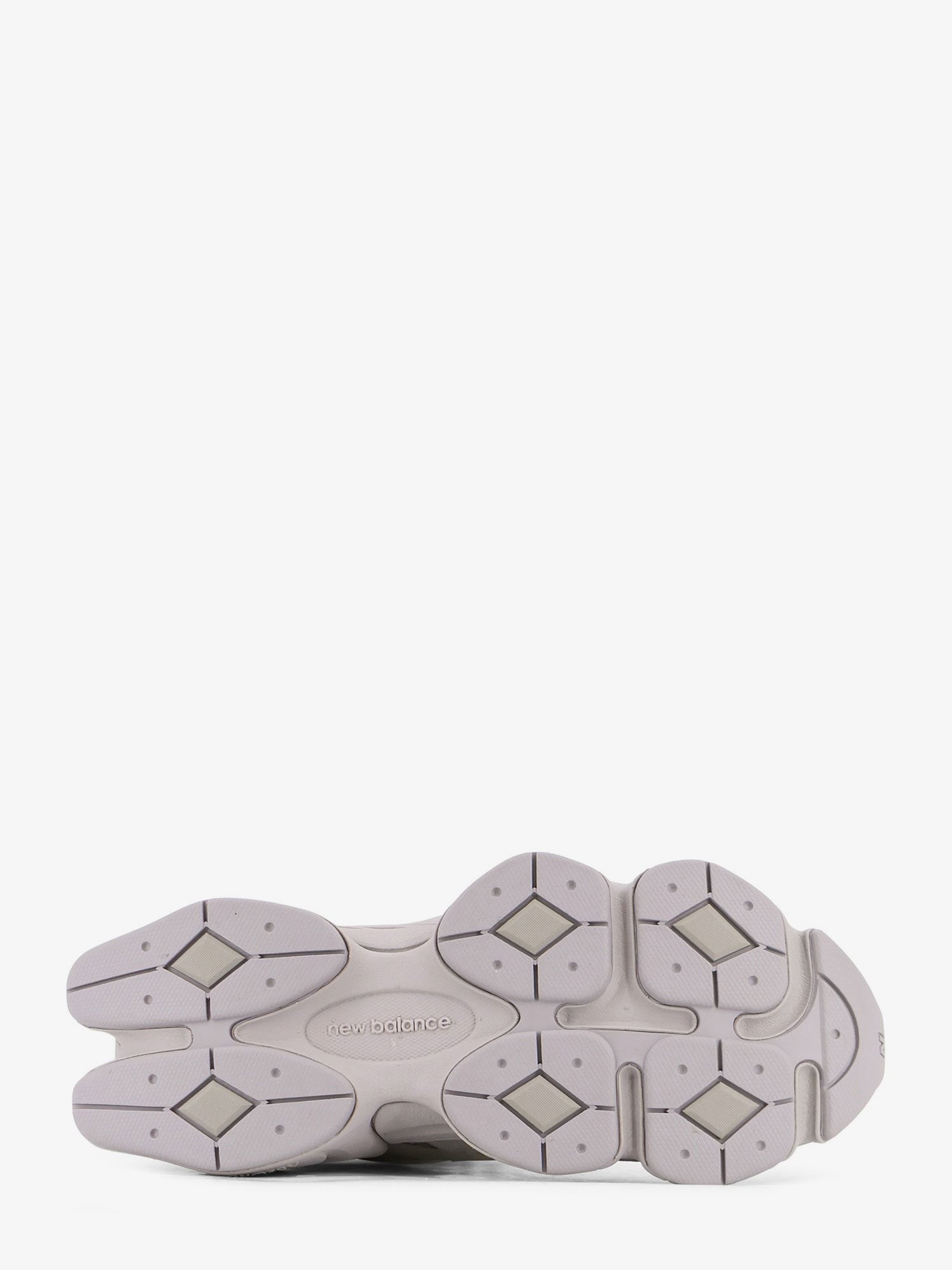 nanito_source_url:https://nokinstyle.com/2397728/nylon-9060-sneakers-with-rubber-inserts.jpg